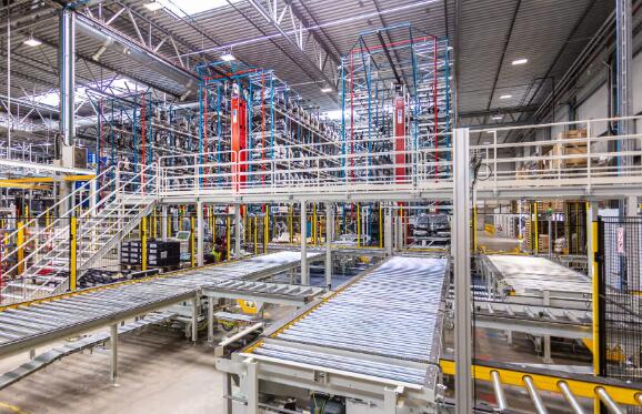 什么是智能提升機(jī)？它在倉儲中有什么應(yīng)用？