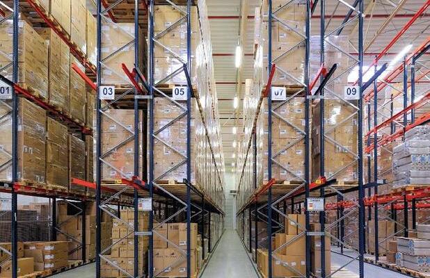 定制倉儲(chǔ)貨架：讓倉庫空間垂直利用 ，貨物 “有序存放“